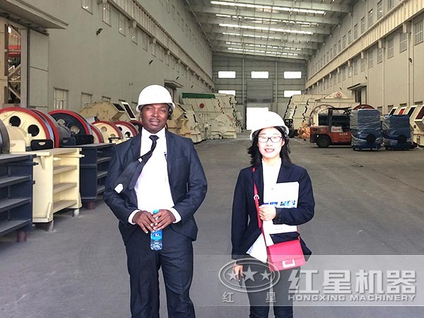 国外友人前来参观红星厂家 国外友人前来参观红星厂家