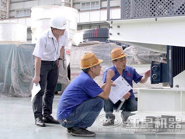 红星厂家为用户讲解设备使用情况 红星厂家为用户讲解设备使用情况