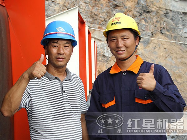 江苏用户与红星厂家人员合影 江苏用户与红星厂家人员合影