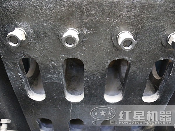 小型砂石粉碎机破碎深腔细节展示 小型砂石粉碎机破碎深腔细节展示